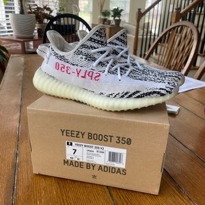 Yeezy Boost 350 V2 Zebra